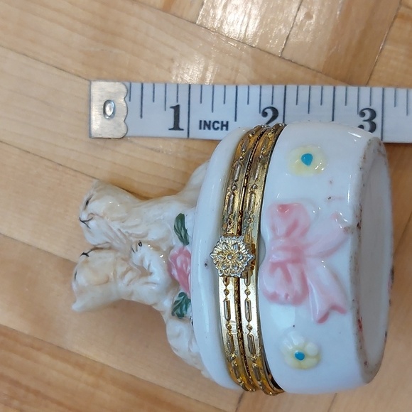 Vintage cats hugging trinket box - Picture 7 of 8